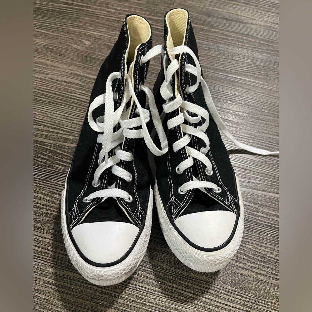 Youth size 6 hightop platform converse